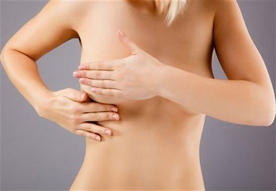 Đầu vú thay đổi là triệu chứng ung thư vú