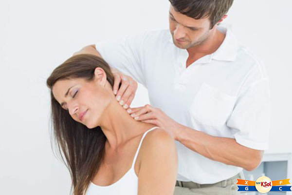 Ở một số phụ nữ mắc ung thư vú, họ cảm thấy đau lưng hay vai chứ không phải ở ngực hoặc vú