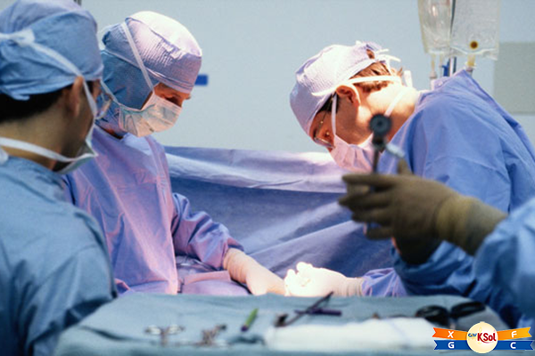 Phẫu thuật là một phương pháp điều trị ung thư vòm họng