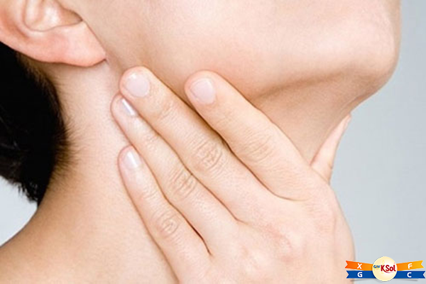 Nuốt thức ăn không còn là điều dễ dàng là 1 trong những dấu hiệu ung thư thực quản giai đoạn cuối