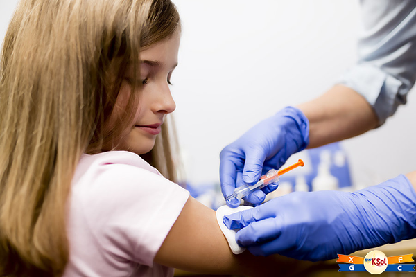 Tiêm Vaccine phòng ngừa ung thư cổ tử cung đang là lựa chọn của nhiều chị em.