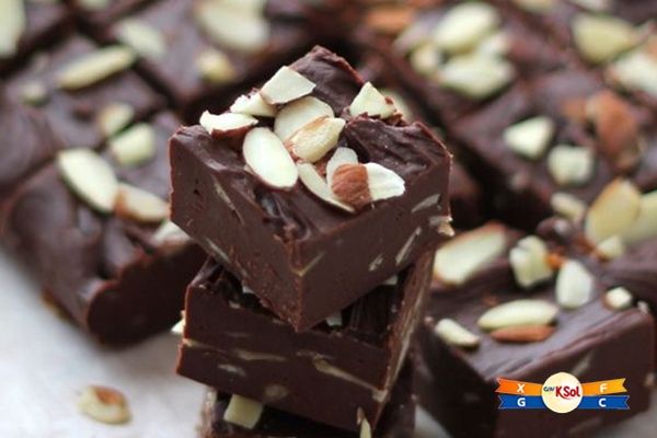 Socola đen chứa lượng lớn hàm lượng cacao, tốt cho sức khỏe
