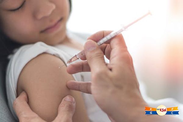 Tiêm vắc xin phòng ngừa HPV là biện pháp phòng tránh ung thư cổ tử cung