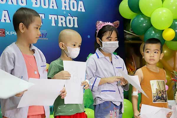 Các bệnh nhi tham gia các hoạt động trong buổi lễ Trung thu