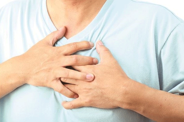 Đau tức phần xương ức là triệu chứng cảnh báo ung thư thực quản
