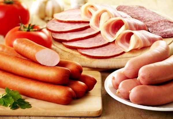 Hạn chế ăn xúc xích, thực phẩm đã qua chế biến để giảm nguy cơ mắc ung thư đại tràng