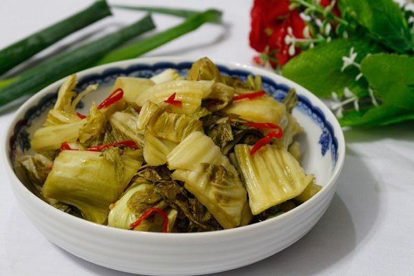 Không ăn các loại dưa chua sau phẫu thuật ung thư đại tràng