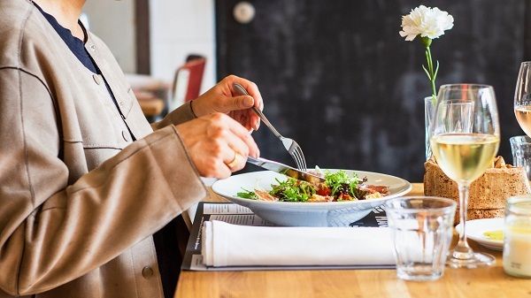 Bệnh nhân ung thư nên ăn gì để đảm bảo dinh dưỡng?