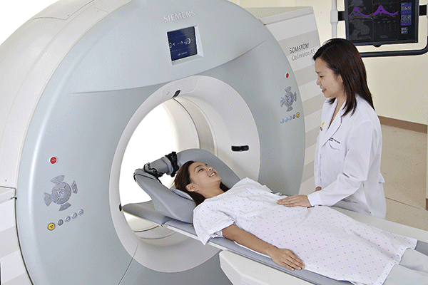Bệnh nhân ung thư buồng trứng điều trị bằng phương pháp xạ trị