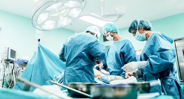 Phẫu thuật là phương pháp tối ưu đối vơi sung thư buồng trứng giai đoạn đầu