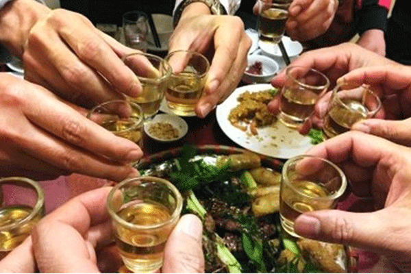 Người bệnh sau xạ trị tuyệt đối không được sử dụng rượu, bia, thuốc lá