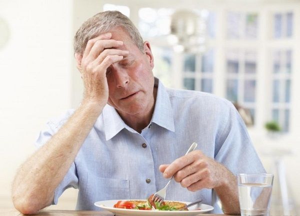 Ăn không ngon miệng là triệu chứng của ung thư đại tràng