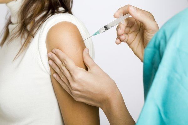 Tiêm vắc xin HPV khuyến khích cho nữ giới 9 – 26 tuổi