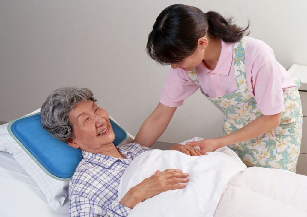 Người bệnh cần được chăm sóc cả về thể chất lẫn tinh thần