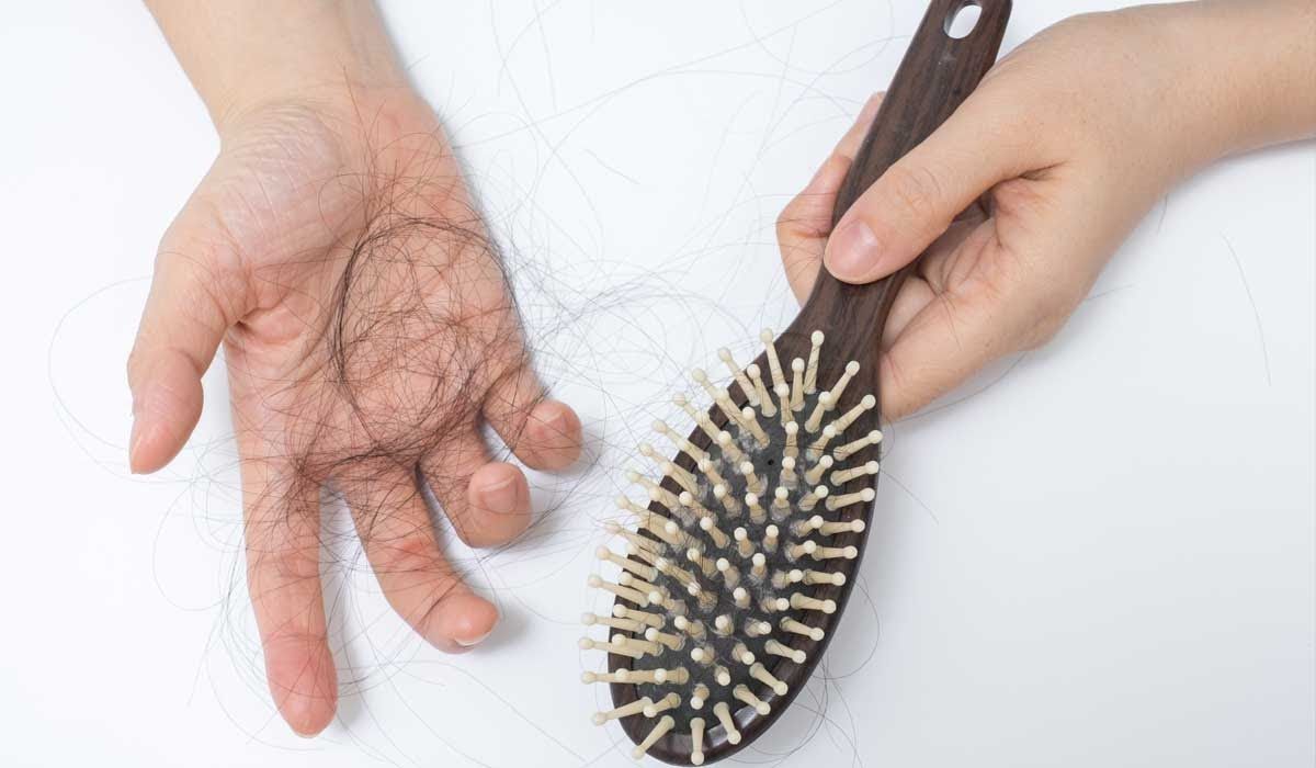 Rụng tóc là một tác dụng phụ phổ biến của hóa trị ung thư